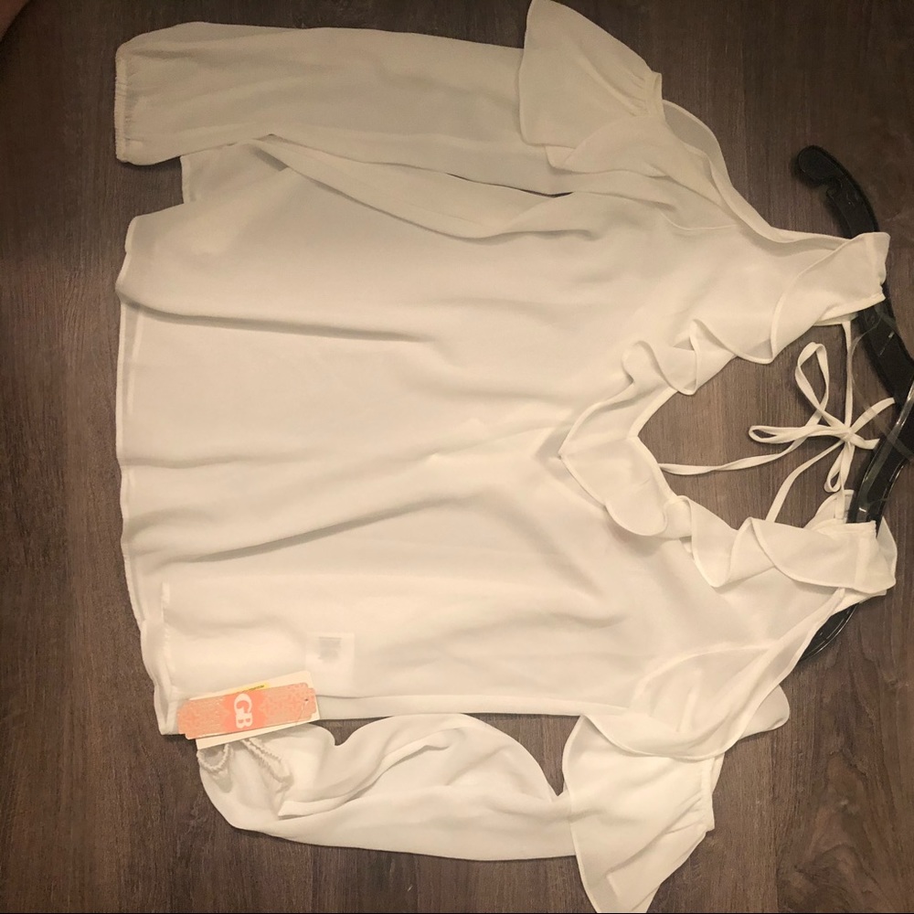 Open shoulder with tie back top